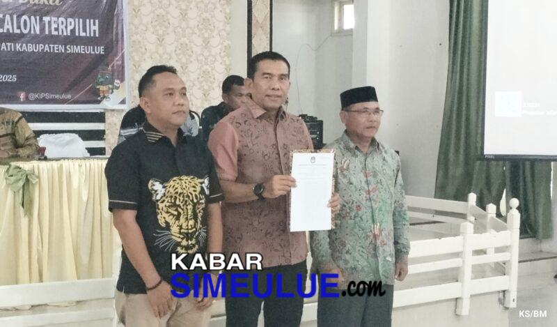 Monas-Nusar nenerima surat penetapan pemenang pilkada Simeulue