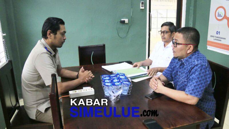 Anggota DPRA Aceh Ihya Ulumudin bersama Muliono di BPN Simeulue