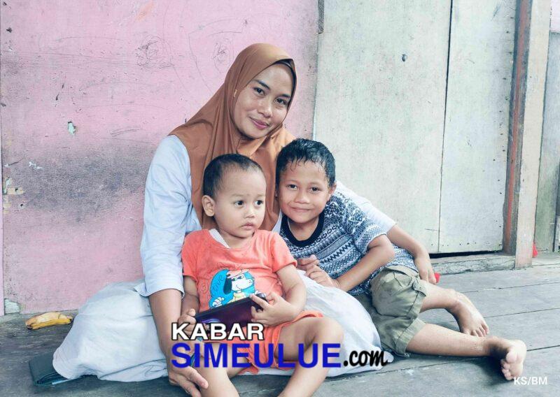 Semi Yanti dan kedua anaknya